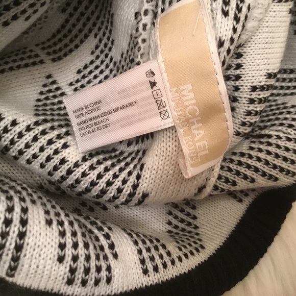 MICHAEL Michael Kors Signature Winter Hat NWT - Picture 8 of 8
